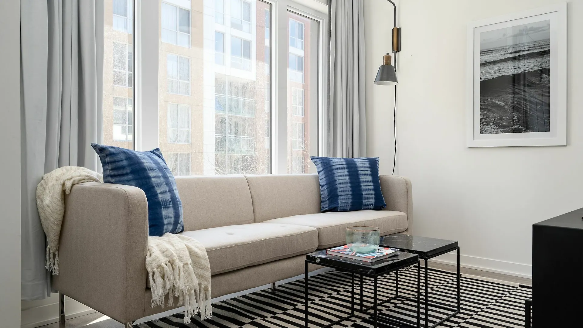 Posh 1Br In Quartier Des Spectacles By Sonder Διαμέρισμα Μόντρεαλ